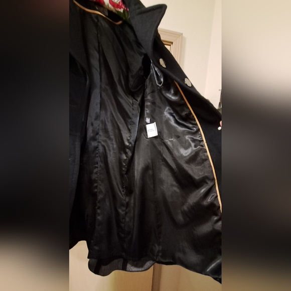 Classic black peacoat. Size 4. Brand Kenneth Cole New York. - Picture 4 of 5